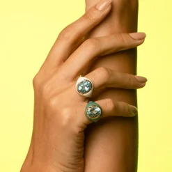 Anello Mon Chevalier - Smalto verde e pietra Topazio Azzurro